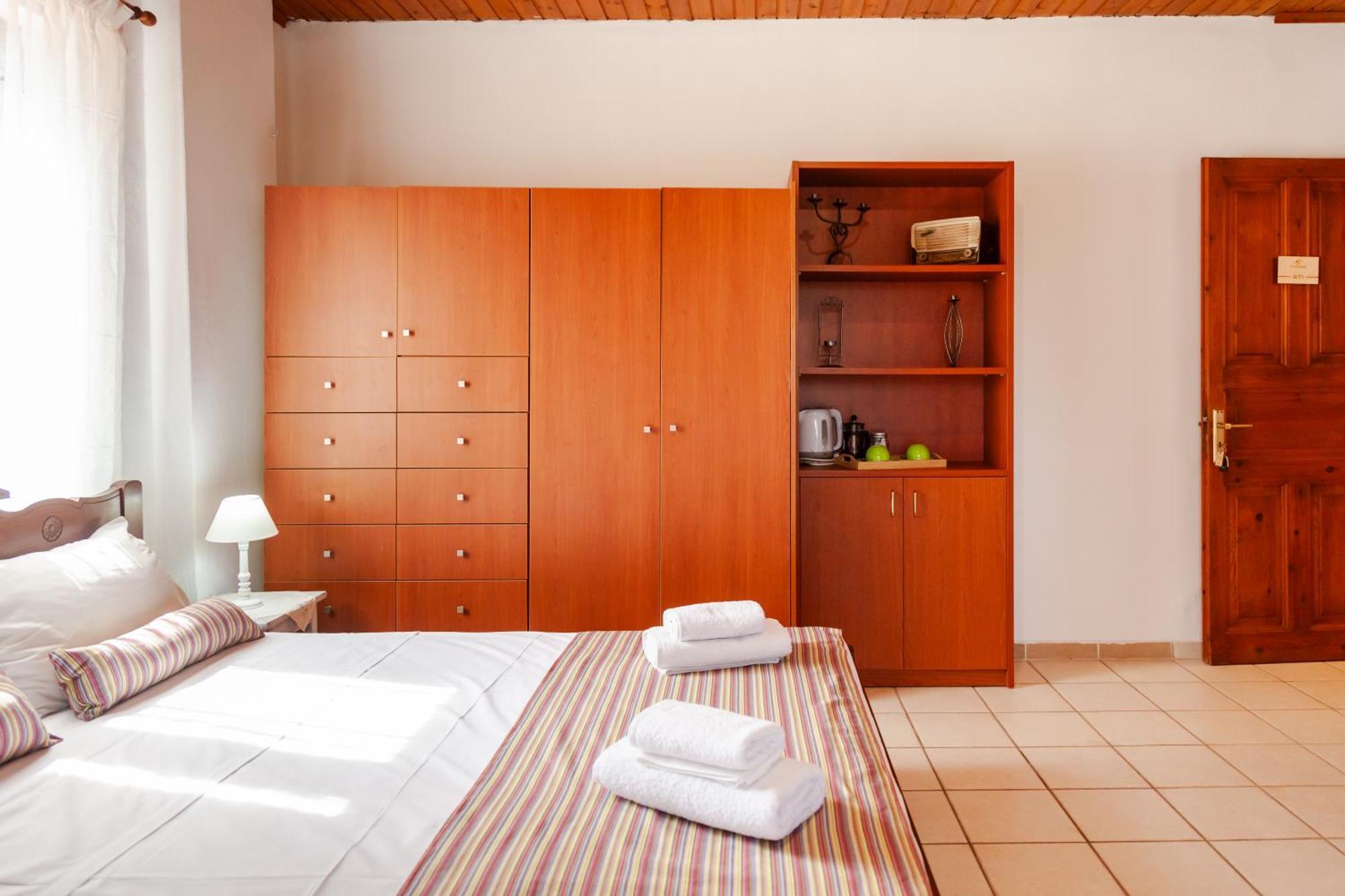 Amnisiades Apartments كارتيروس المظهر الخارجي الصورة