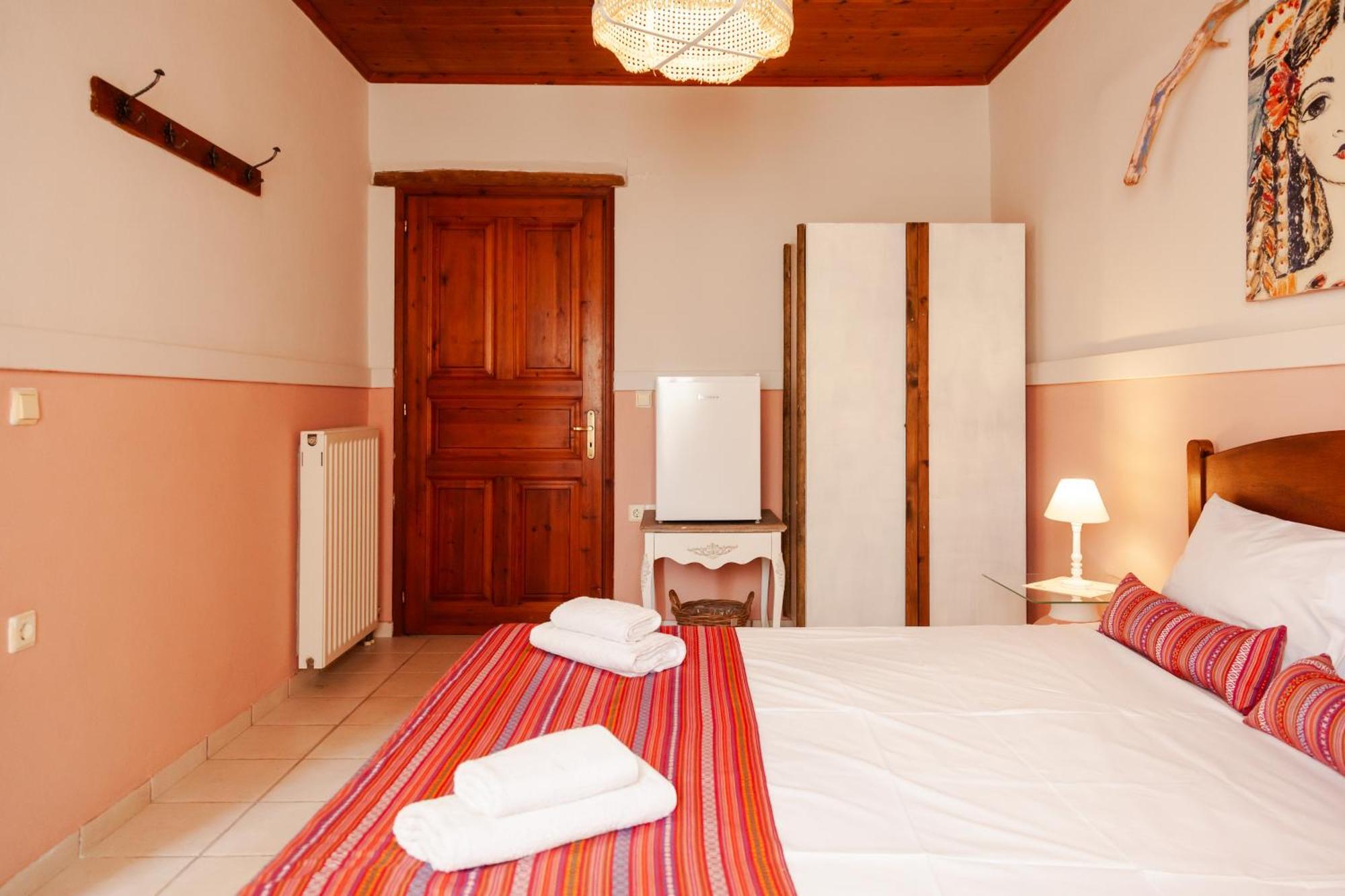 Amnisiades Apartments كارتيروس المظهر الخارجي الصورة