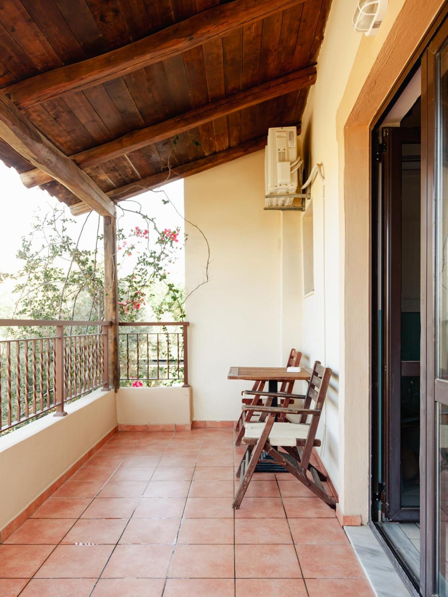 Amnisiades Apartments كارتيروس المظهر الخارجي الصورة
